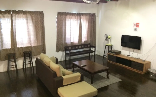 1981 Guest House