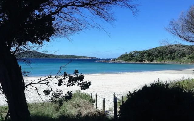 Seafaring at Fingal Bay