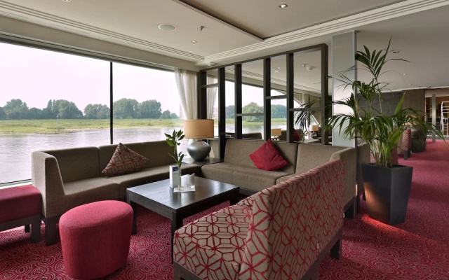 Hotelships Holland - HS Leonora - Messe