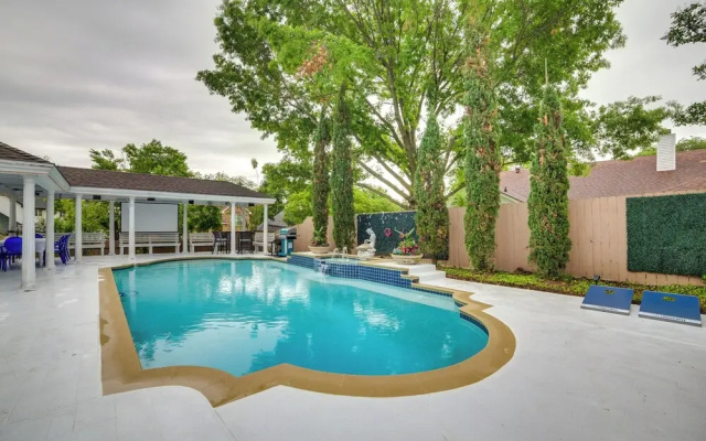 Walk to Lake! Rowlett Escape w/ Fire Pit & Views