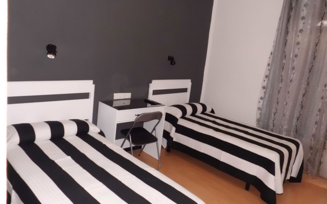 Hostal Lima