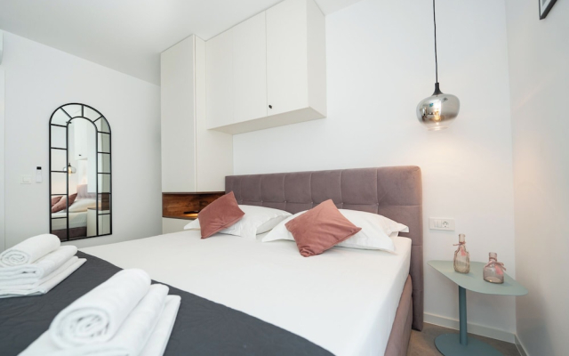 Salt & Stone-apartment with private pool