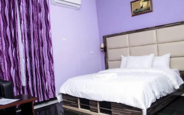 Demeg Hotel And Suites