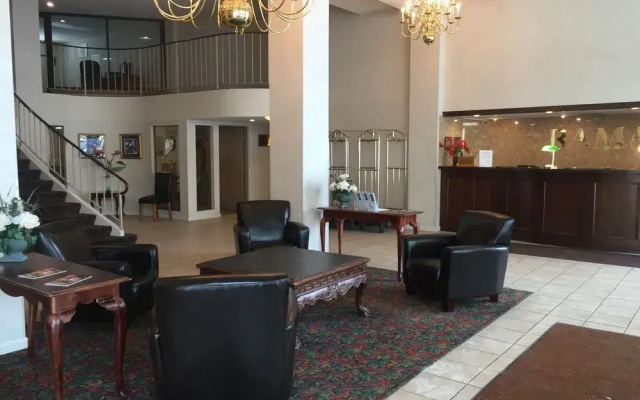 Ramada By Wyndham Milwaukee Downtown