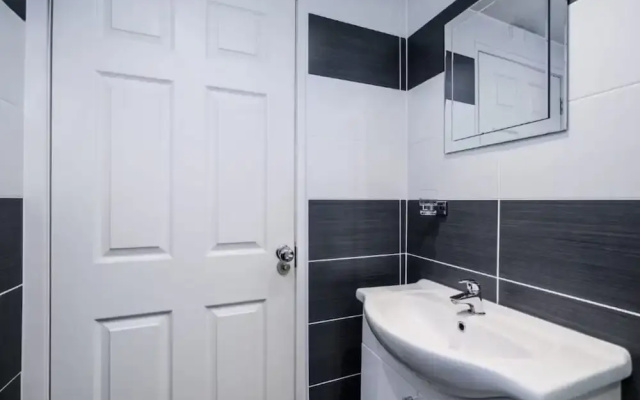 1 Bedroom Ground Floor Apartment