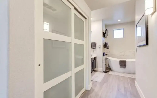 Scottsdale Condo Overlooking Golf Course