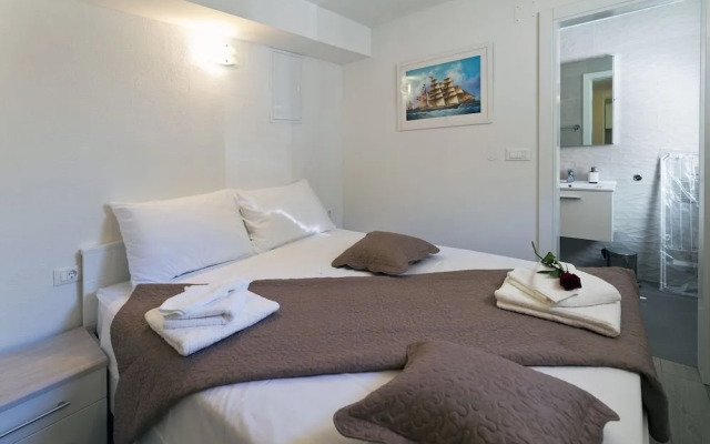 Ida Apartments