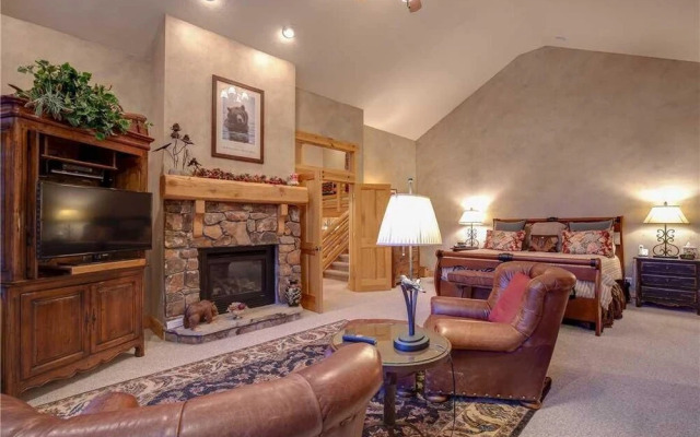 3035 Snow Cloud Circle 6 Bedroom Home