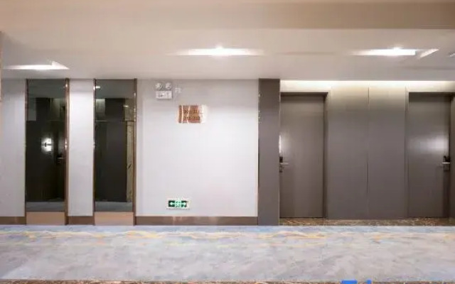 Zhongshan Huancheng Louis Hotel