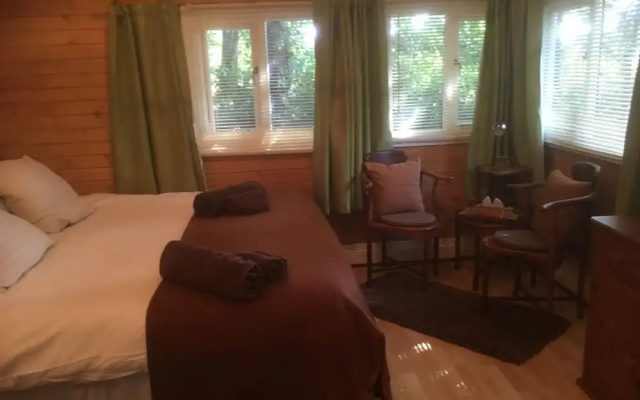 Otters' Green Bed and Breakfast