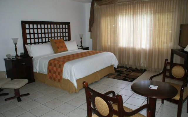 Los Arcos Hotel Boutique