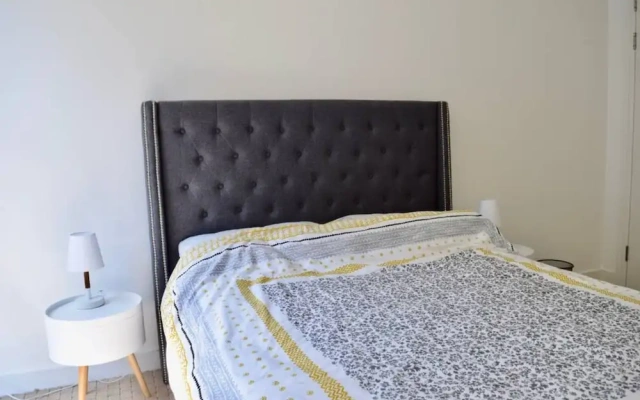 Stylish 1 Bedroom Flat In Amazing Location