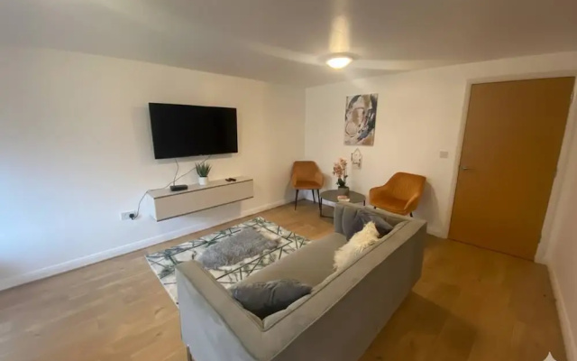 Stylish 2 - Bed Manning Gardens