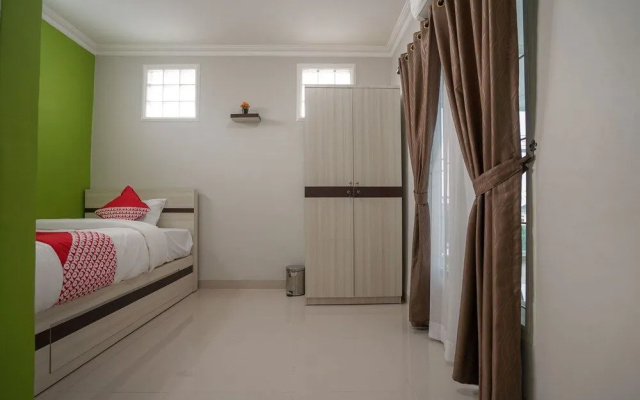 OYO 948 Vivi Residence Syariah Ii
