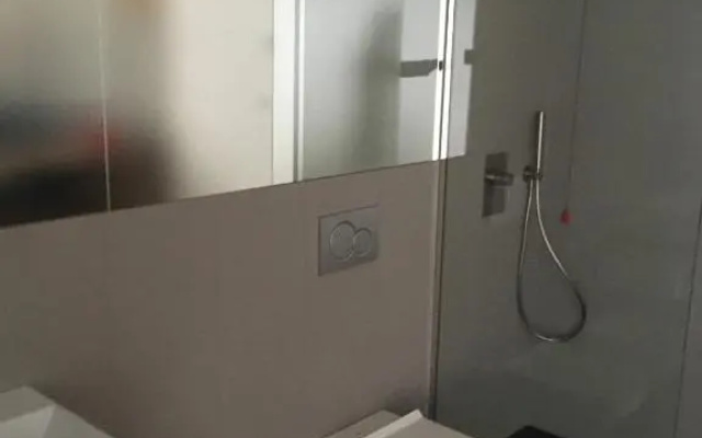 V Suite