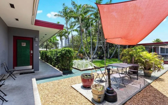 Hollywood 1BR Near Beach & Dining