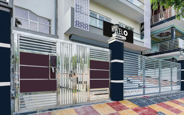 Hotel O Pari Chowk Metro Station