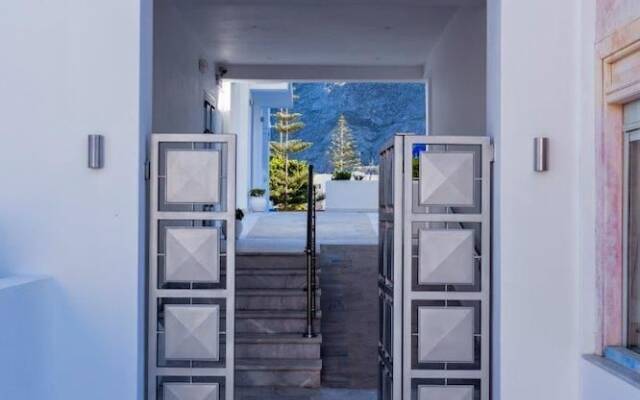 Santellini Hotel вид на фасад