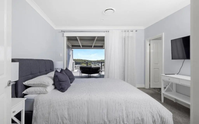 Coastal Charm 24A