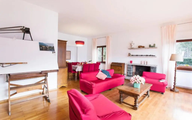 Villa Thea Sleeps 8 guests in Ossuccio