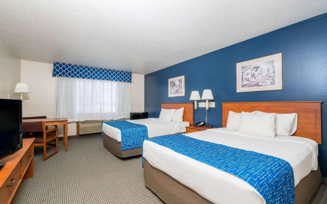 Travelodge & Suites by Wyndham Fargo/Moorhead