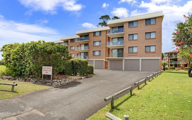 Promenade, Unit 12/ 8 Intrepid Close