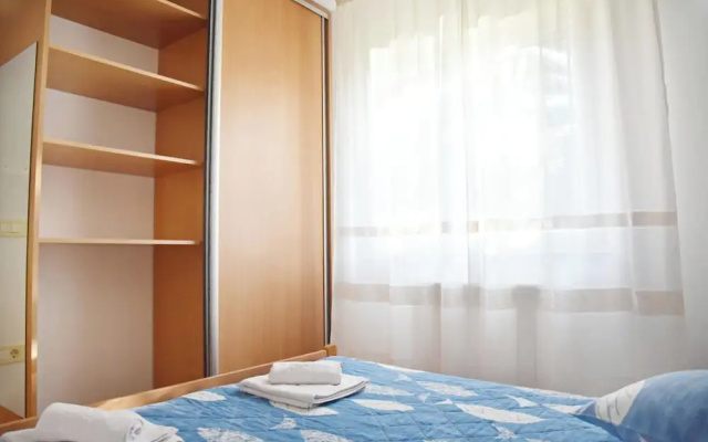Bright Apartment in Zambratija