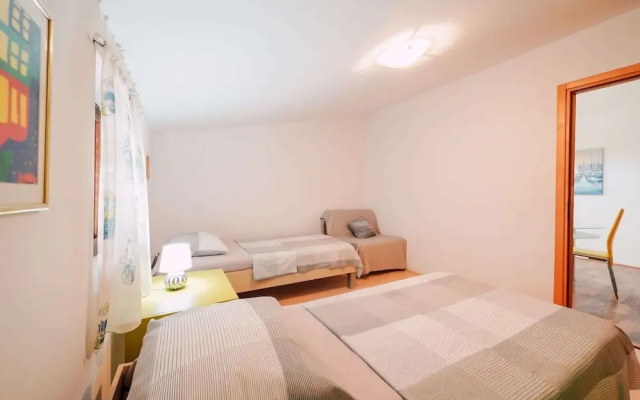 Charming 2-bed Apartment