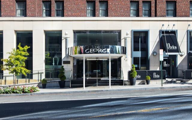 Kimpton George Hotel вид на фасад