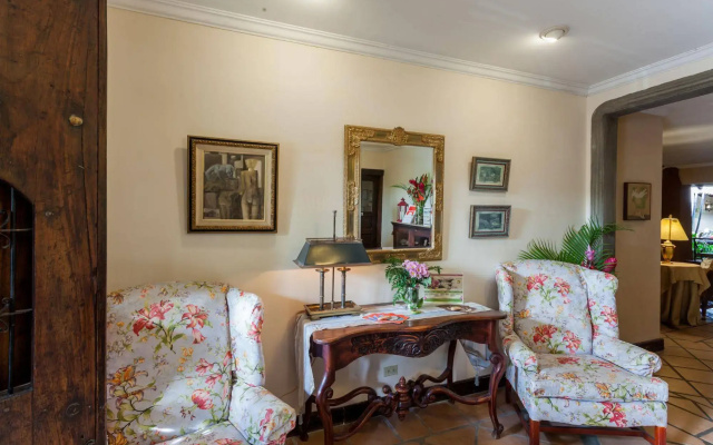 Los Robles Charming Colonial Boutique Hotel
