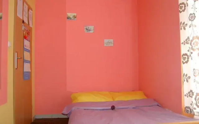 Honey Hostel
