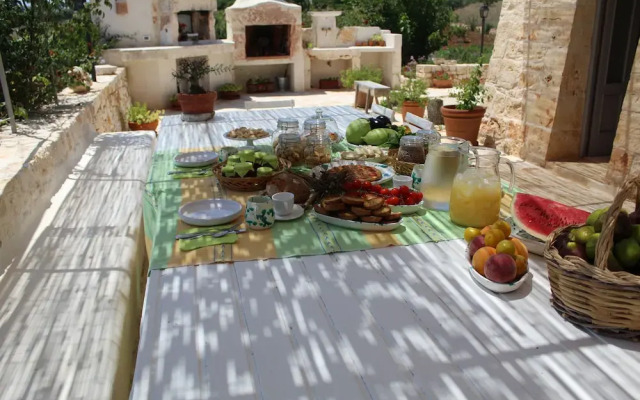 Trulli Laetitia