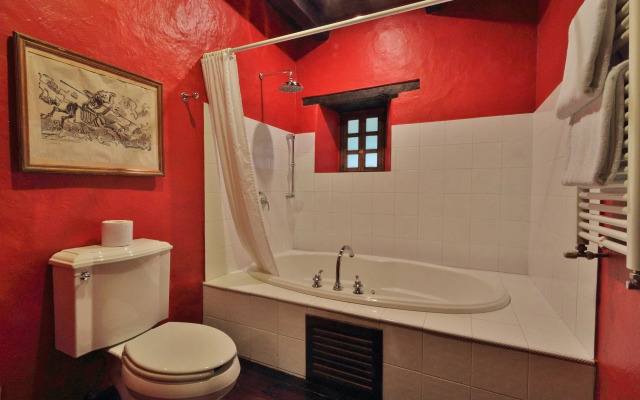 Uvence Arte + Hotel