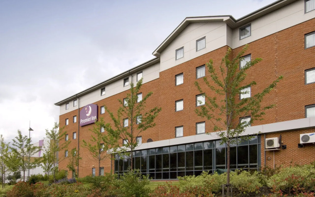 Premier Inn Castleford (Xscape, M62, Jct 32)