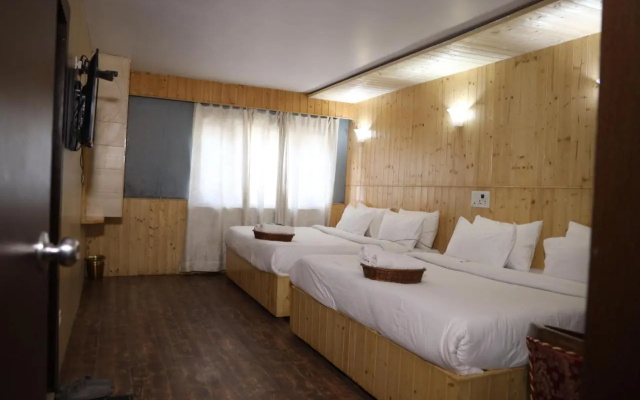 Hotel Fifth Season - Pahalgam