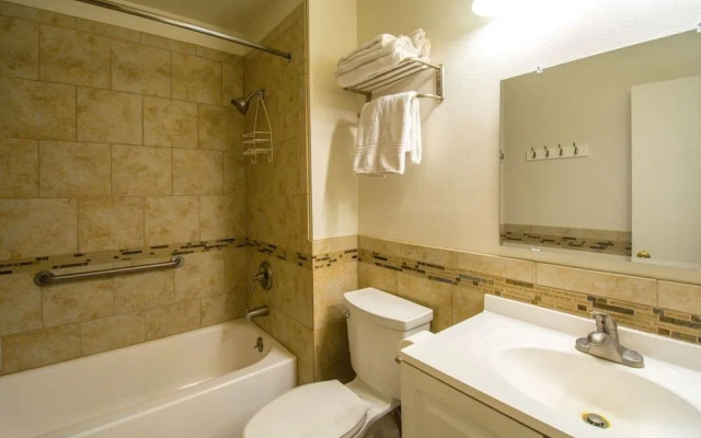 Peaceful Country Club Condo in the Pines