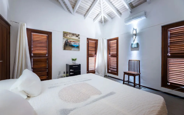Villa Milonga - Beautiful Villa With Pool Near the Beach