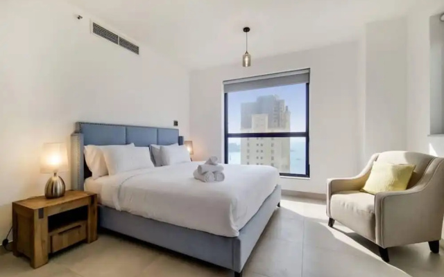 Jbr Sea View Captivating 4-bed Apartment in Dubai