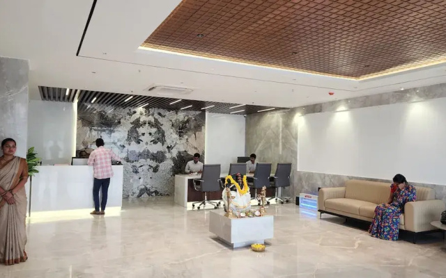 Hotel Tulips Grand