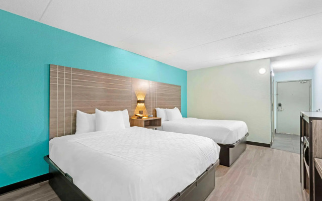 Clarion Inn Des Moines Airport