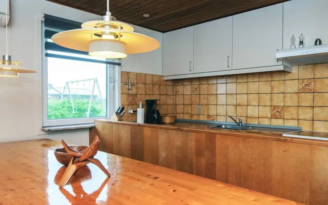 10 Person Holiday Home in Harboore