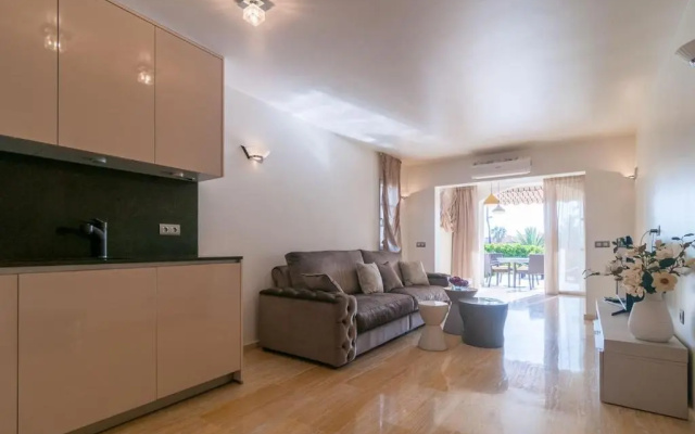 Apartamento Mango next to Del Duque Beach