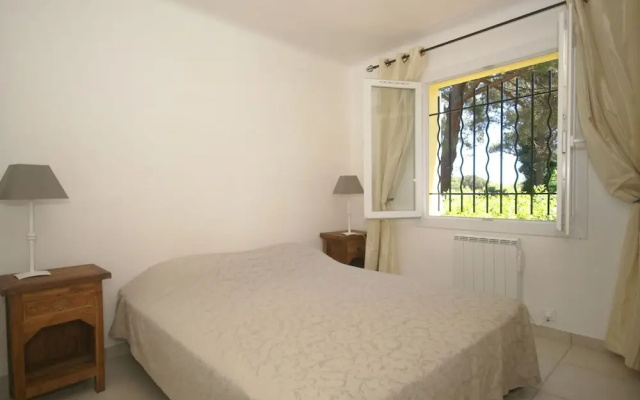 Holiday Villa at the Famous Beach of Saint-tropez!