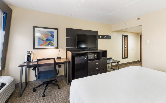 Holiday Inn Express London-I-70