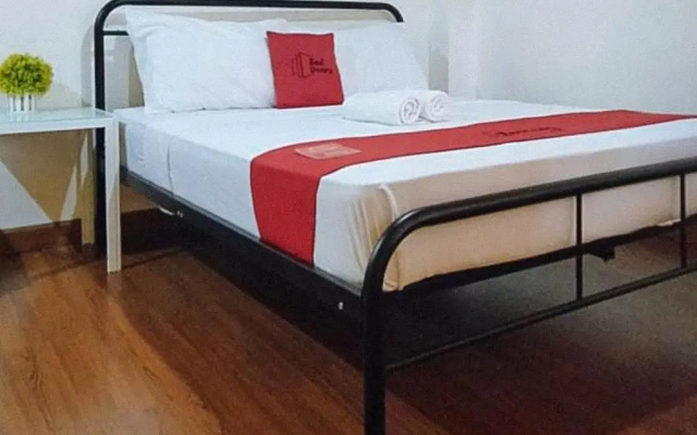 RedDoorz near SGM Condotel Villa Beach Iloilo