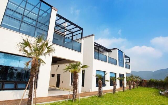 Dimarae poolvilla