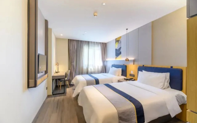 Home Inn Selected (Tianjin Railway Station, Jinwan Square Metro Station)