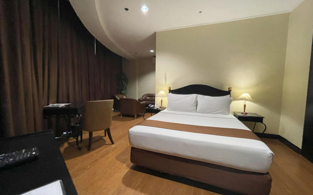 The Golden Peak Hotel & Suites powered by Cocotel