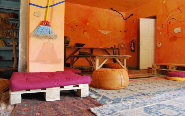 Almaa Sintra Hostel