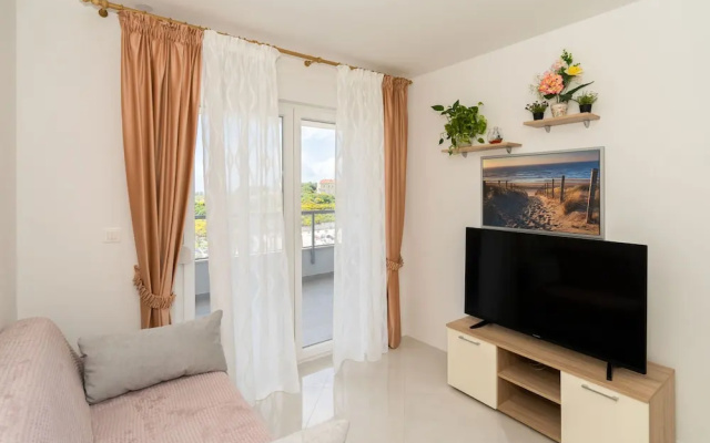 A2 - Modern apt With the Terrace & sea View